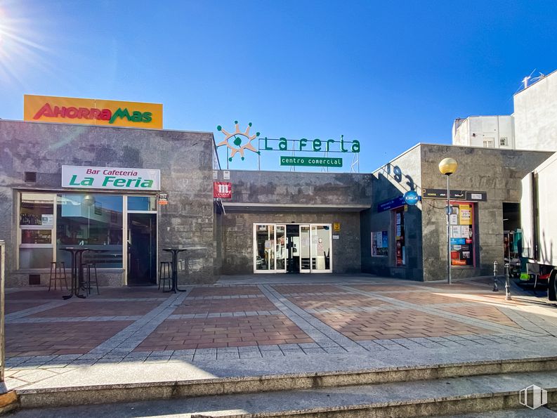 Retail for rent at Calle Marqués de Santillana, Colmenar Viejo, Madrid, 28770 with building, sky, asphalt, road surface, road, facade, gas, city, mixed-use and retail around