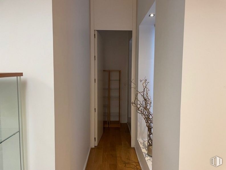 Local en alquiler y venta en Calle Lagasca, 23, Salamanca, Madrid, 28001 con madera, accesorio, edificio, puerta, suelos, suelo, hall, inmobiliario, casa y pintura alrededor