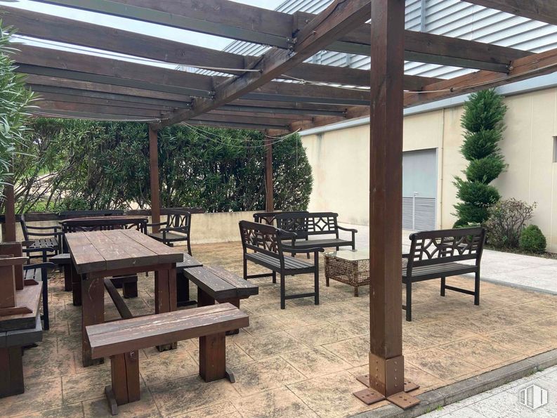 Industrial for sale & for rent at Zona Colmenar Viejo, Colmenar Viejo, Madrid, 28770 with bench, table, plant, furniture, wood, shade, outdoor bench, outdoor table, outdoor furniture and tree around