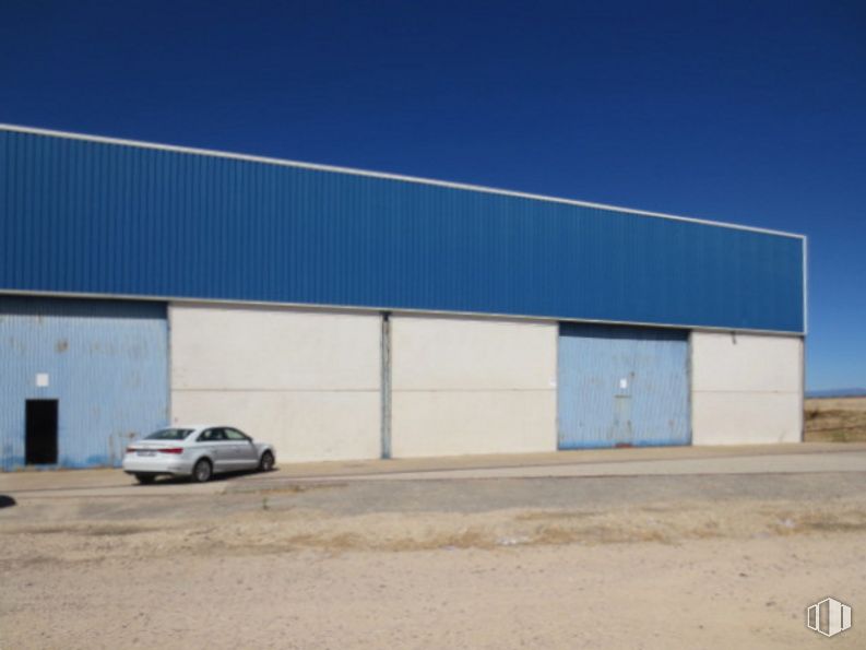 Industrial for sale at Calle Santa Olalla, Carriches, Toledo, 45532 with car, building, door, automotive parking light, sky, tire, automotive tire, vehicle, asphalt and wheel around