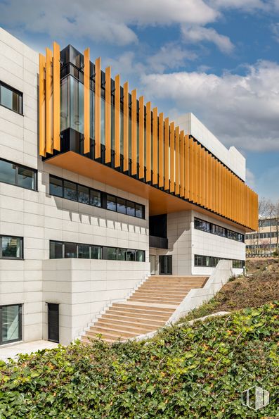 Oficina en alquiler en Edificio XIMAD, Calle Gabriel García Márquez, 4, Las Rozas de Madrid, Madrid, 28230 con edificio, nube, cielo, planta, ventana, casa, diseño urbano, árbol, madera y área residencial alrededor