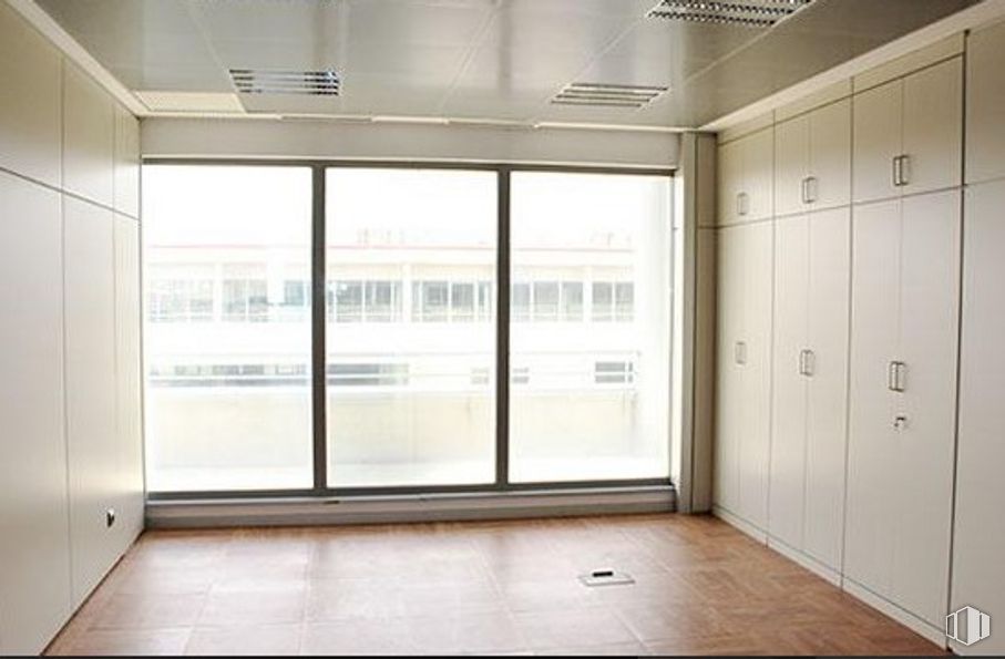 Oficina en venta en Calle Marie Curie, Rivas-Vaciamadrid, Madrid, 28529 con alacena, accesorio, edificio, madera, exterior automotriz, pavimentos, piso, vidrio, techo y pasillo alrededor