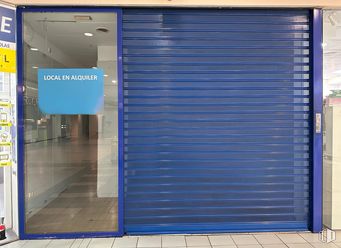 Local en alquiler en Centro Comercial Bulevar Getafe, Calle Isabel Allende, 4, Getafe, Madrid, 28903 con persiana de la ventana, edificio, accesorio, puerta, pared, madera, gas, material compuesto, azul eléctrico y fachada alrededor