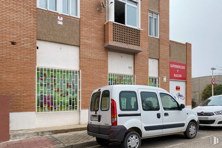 Local en alquiler en Calle Catamarán, 9, Arganda del Rey, Madrid, 28500 con rueda, neumático, coche, ventana, luz de estacionamiento automotriz, vehículo terrestre, placa de matrícula del vehículo, propiedad, vehículo y edificio alrededor