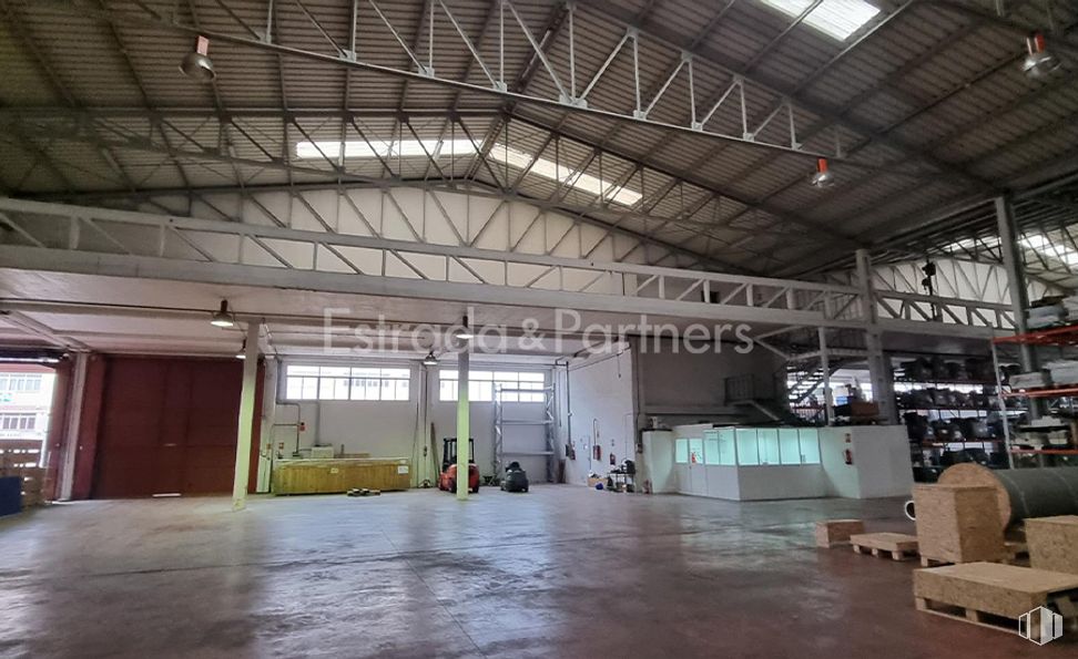 Nave en venta en Polígono Industrial San Marcos, Getafe, Madrid, 28906 con edificio, hall, accesorio, suelos, haz, techo, madera, ingeniería, evento y puerta alrededor