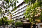 Oficina en alquiler en Calle Jorge Juan, 30, Salamanca, Madrid, 28001 con camión, edificio, durante el día, árbol, cielo, planta, arquitectura, diseño urbano, bloque de pisos y condominio alrededor