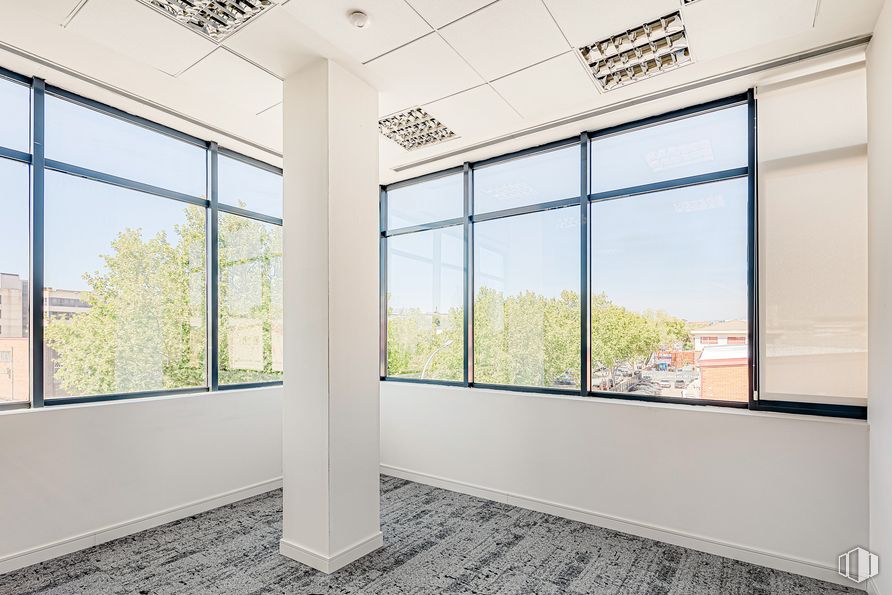 Oficina en alquiler en Calle Valgrande, 8, Alcobendas, Madrid, 28100 con ventana, durante el día, propiedad, accesorio, sombra, edificio, interiorismo, arquitectura, suelo y pared alrededor