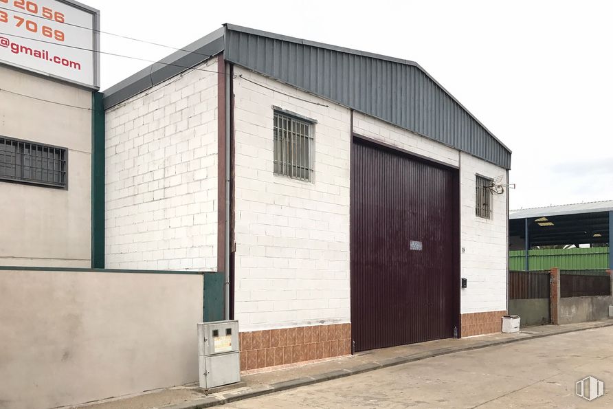 Industrial for sale at Calle Buenavista, 24, Pepino, Toledo, 45638 with window, door, sky, land lot, wood, residential area, brick, facade, brickwork and real estate around