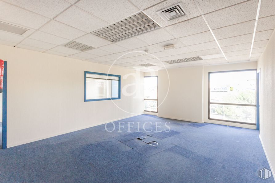 Oficina en alquiler en Zona Ensanche, Alcobendas, Madrid, 28100 con ventana, edificio, accesorio, suelos, suelo, casa, hall, puerta, sombra y techo alrededor