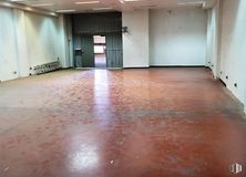 Industrial for rent at Calle María Tubau, Fuencarral - El Pardo, Madrid, 28050 with hall, wood, flooring, building, floor, fixture, door, hardwood, house and ceiling around