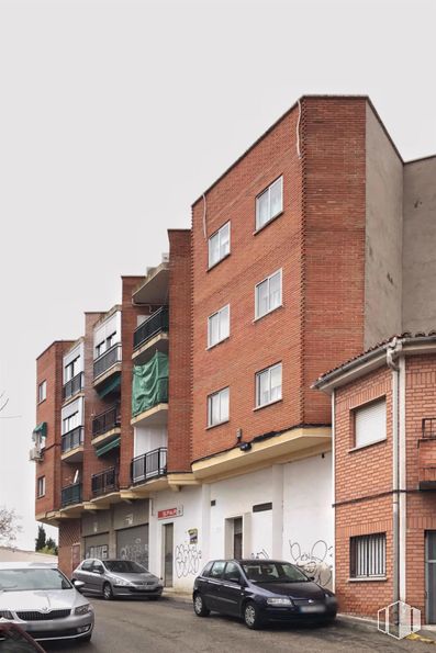 Local en venta en Calle Amor de Dios, Loeches, Madrid, 28890 con coche, ventana, neumático, rueda, luz de estacionamiento, vehículo terrestre, edificio, vehículo, cielo y diseño urbano alrededor