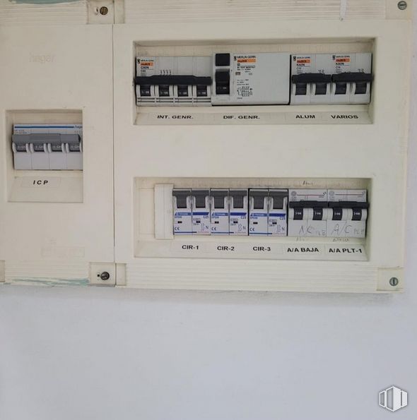 Oficina en venta en Calle Aguacate, Carabanchel, Madrid, 28044 con producto, gas, máquina, panel de control, fuente, disyuntor, suministro eléctrico y azul eléctrico alrededor