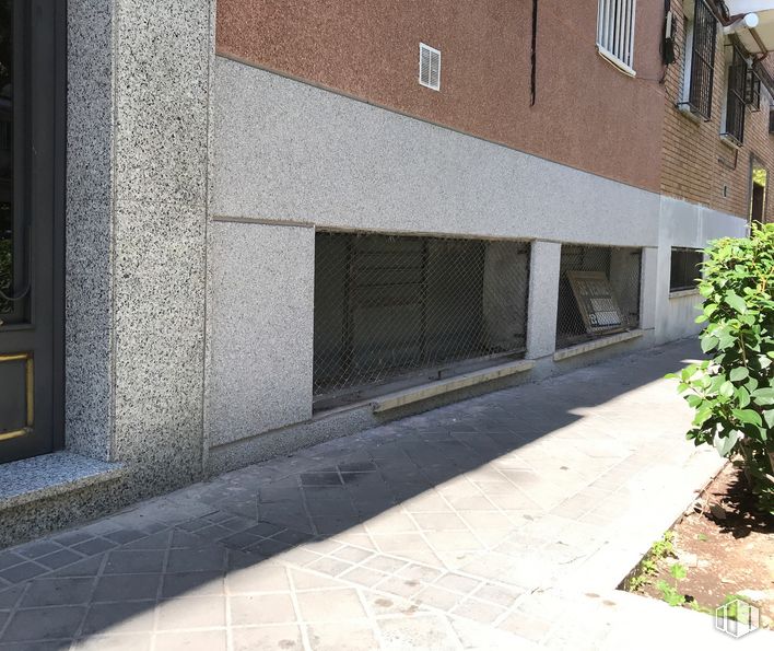 Local en venta en Calle Claudio Sánchez Albornoz, 27, La Latina, Madrid, 28024 con planta, puerta, ventana, superficie de la carretera, asfalto, accesorio, rectángulo, edificio, ladrillo y diseño urbano alrededor