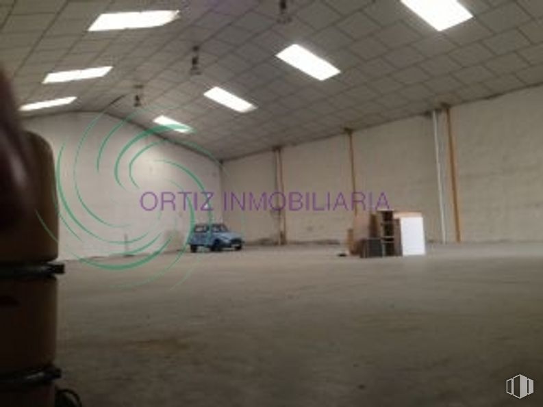 Industrial for sale & for rent at Carretera Alcázar, Cuenca, 16003 with car, floor, flooring, building, ceiling, hall, wood, parking, event and recreation around