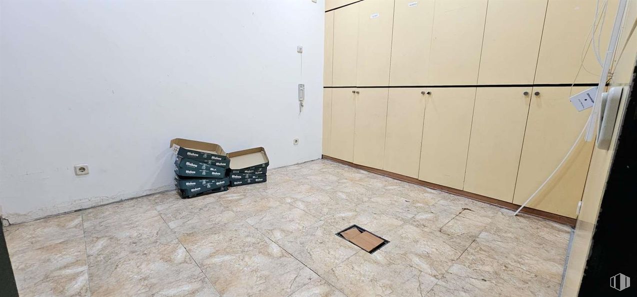 Local en alquiler en Calle Río Alberche, Toledo, 45007 con equipaje y bolsos, caja, suelos, suelo, pared, suelo de baldosas, habitación, azulejo, tinte para madera y madera dura alrededor