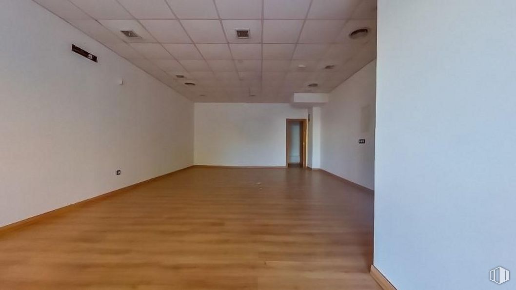 Local en venta en Calle Osa Mayor, Parla, Madrid, 28980 con accesorio, madera, pasillo, pavimentos, piso, arte, madera, tinte para madera, techo y suelo laminado alrededor