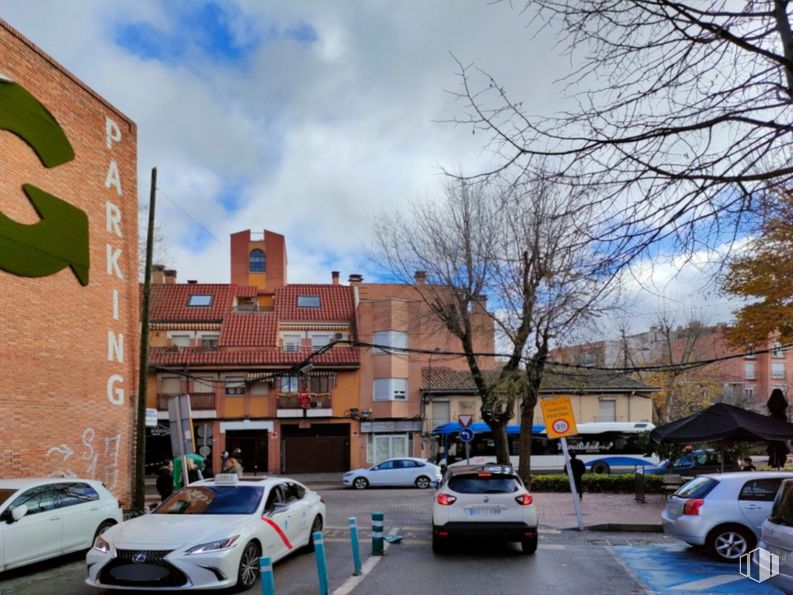 Oficina en alquiler y venta en Zona centro, Getafe, Madrid, 28901 con coche, edificio, rueda, nube, luz de estacionamiento automotriz, neumático, vehículo terrestre, cielo, vehículo y ventana alrededor