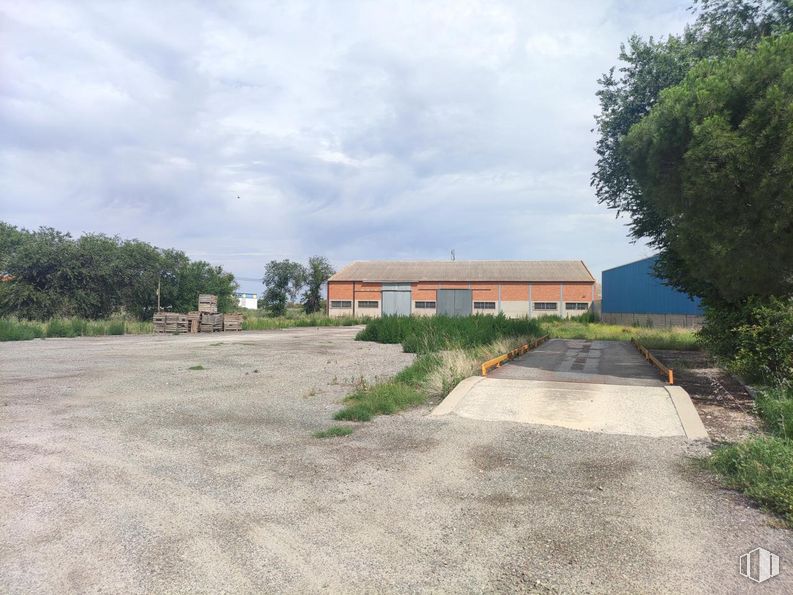 Industrial for sale at Paseo Estación, Villasequilla, Toledo, 45740 with house, sky, plant, cloud, road surface, tree, building, land lot, asphalt and window around