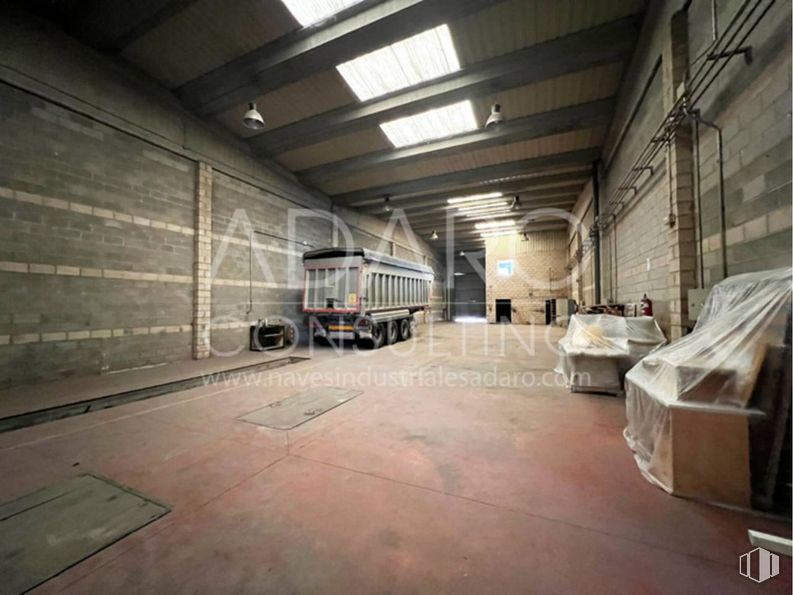 Industrial for rent at Zona carretera Daganzo, Alcalá de Henares, Madrid, 28808 with light fixture, lighting, truck, floor, warehouse, ceiling, inventory, building material, steel and factory around