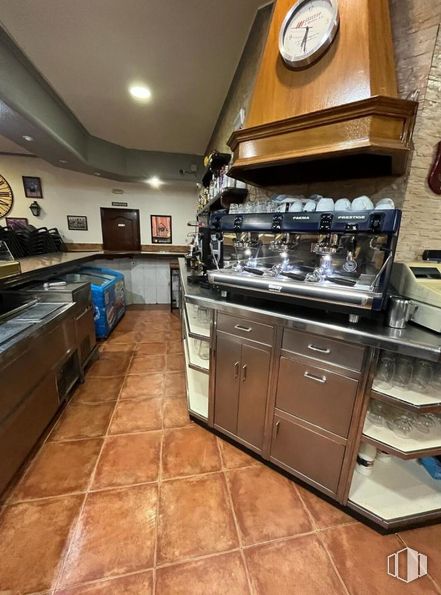 Retail for sale at Carretera Pedroñeras, La Alberca de Záncara, Cuenca, 16620 with expresso machine, coffeemaker, clock, cabinetry, countertop, gas stove, kitchen stove, kitchen appliance, building and kitchen around