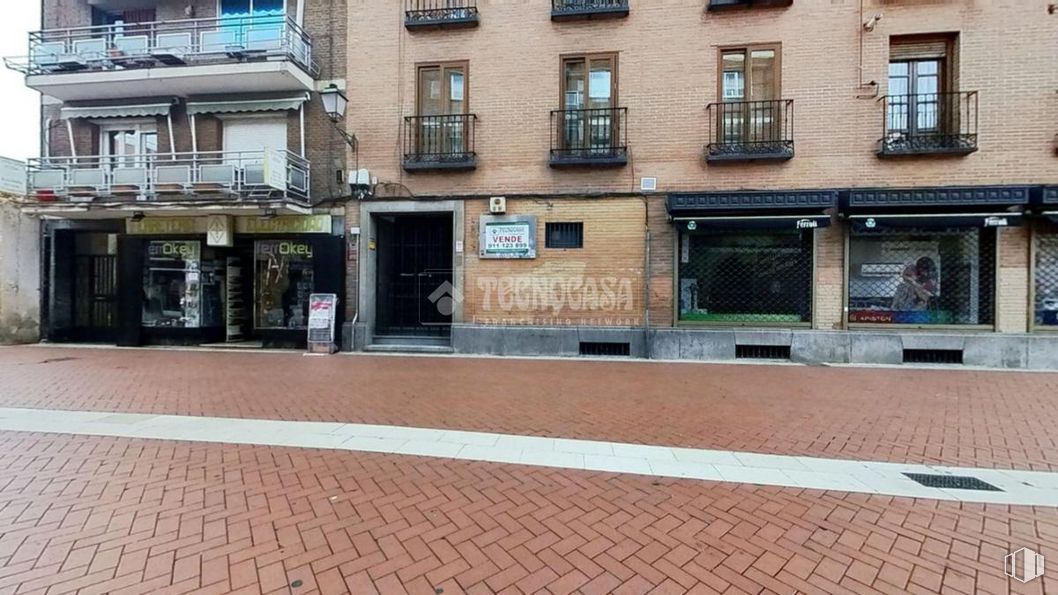 Local en venta en Calle Ánimas, Alcalá de Henares, Madrid, 28802 con ventana, infraestructura, superficie de la carretera, edificio, diseño urbano, arquitectura, pared, acera, barrio y albañilería alrededor