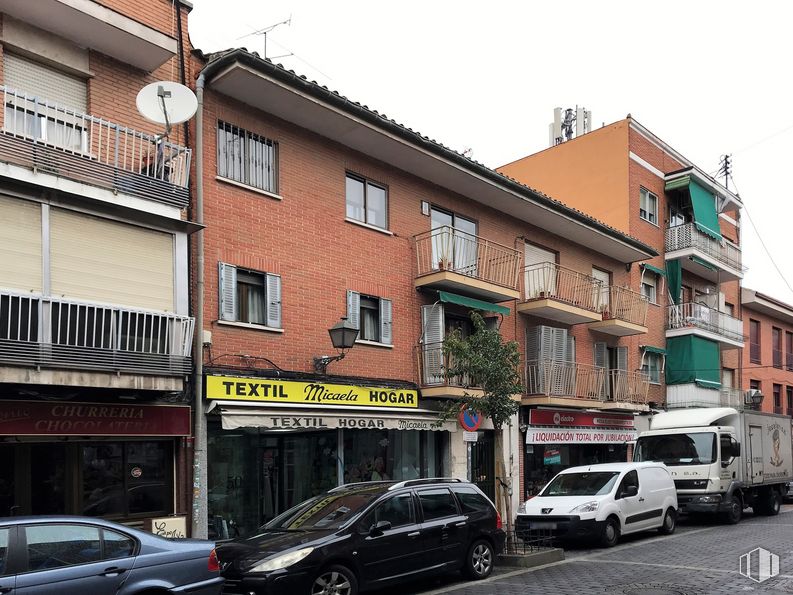 Local en venta en Calle Sierra Vieja, 77, Villa de Vallecas, Madrid, 28031 con coche, camión, ventana, edificio, luz de estacionamiento automotriz, rueda, neumático, vehículo terrestre, vehículo y cielo alrededor