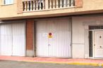 Retail for rent at Calle Paz, 11, Torrijos, Toledo, 45500 with door, building, window, wood, fixture, brick, home door, neighbourhood, house and brickwork around