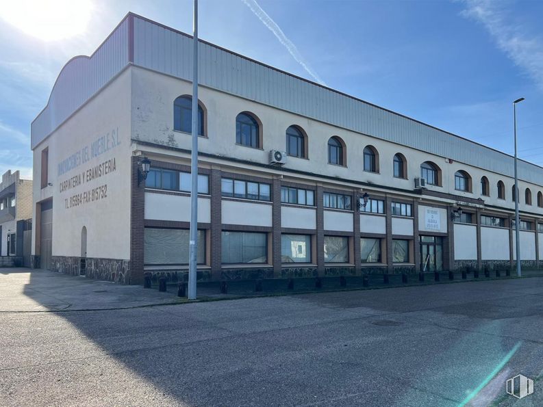 Industrial for sale at Camino Viejo Oropesa, s/n, Talavera de la Reina, Toledo, 45600 with building, sky, cloud, window, facade, commercial building, urban design, street light, city and asphalt around