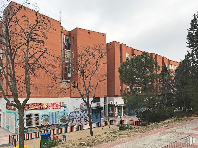 Local en alquiler en Plaza Pau Casals, 3, Rivas-Vaciamadrid, Madrid, 28529 con edificio, nube, cielo, planta, árbol, ventana, arquitectura, diseño urbano, barrio y pared alrededor