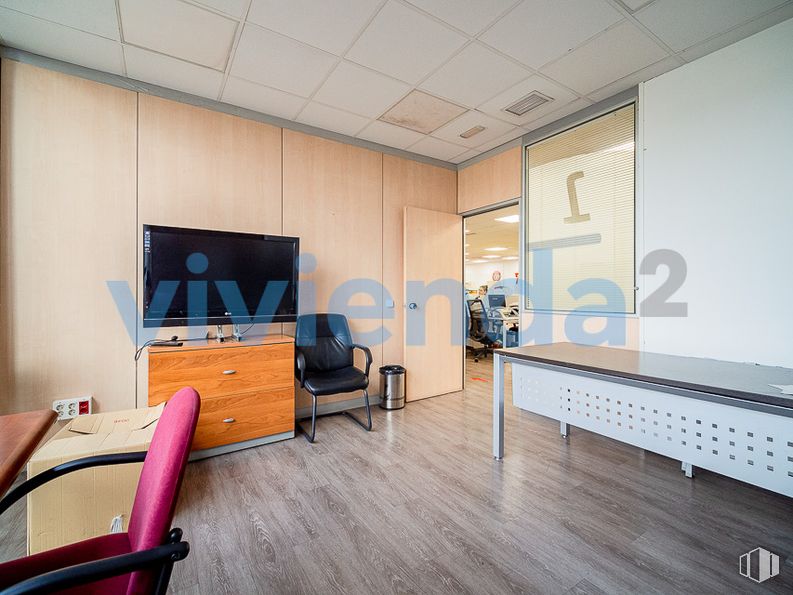 Industrial for rent at Zona Valdefuentes, Hortaleza, Madrid, 28033 with chair, television, desk, furniture, wood, flooring, interior design, floor, hall and hardwood around