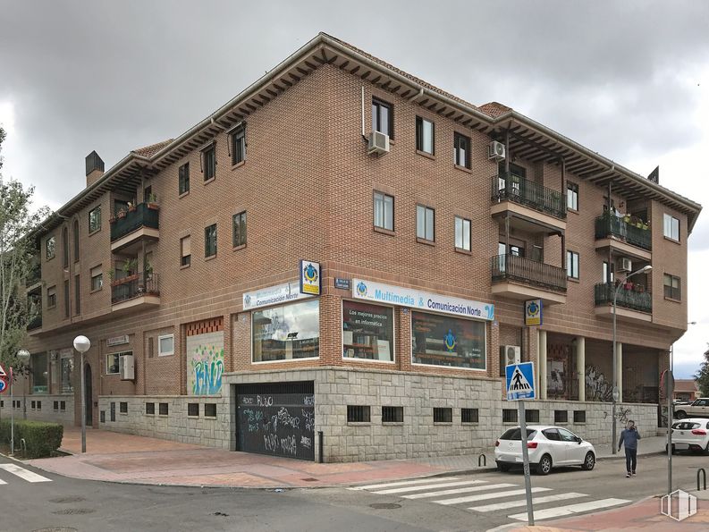 Local en alquiler y venta en Calle Juan Miró, 2, Colmenar Viejo, Madrid, 28770 con coche, edificio, cielo, ventana, nube, rueda, vehículo, diseño urbano, barrio y área residencial alrededor