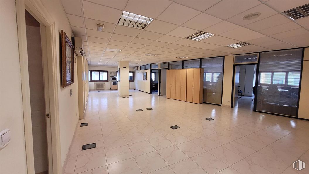 Oficina en venta en Calle Viriato, 2, Chamberí, Madrid, 28010 con accesorio, suelos, suelo, techo, hall, vidrio, edificio, evento, transparencia y ciudad alrededor