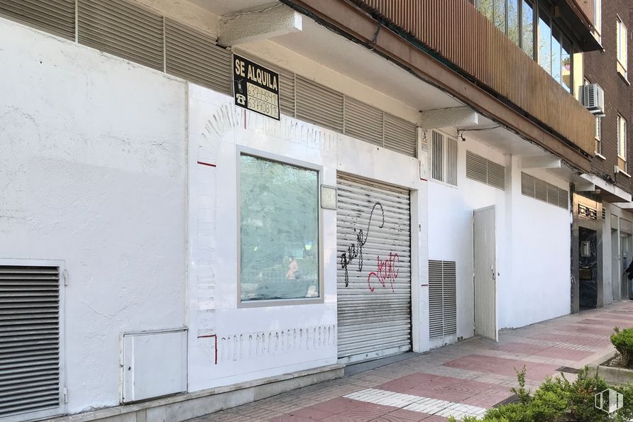 Retail for rent at Avenida Doctor Martín Vegue Jaude, 16, Leganés, Madrid, 28912 with window, plant, facade, shade, font, concrete, sidewalk, composite material, city and commercial building around