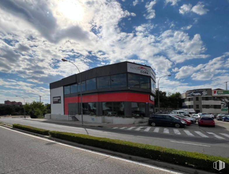 Nave en venta en Calle Lanzarote, Fuenlabrada, Madrid, 28946 con coche, edificio, nube, cielo, planta, vehículo, asfalto, rueda, superficie de la carretera y diseño urbano alrededor