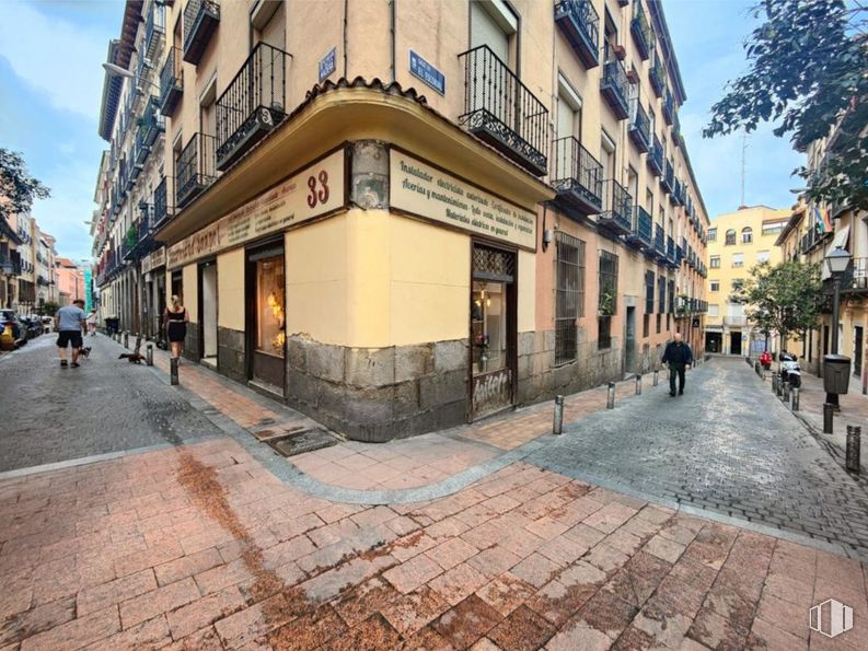 Local en alquiler en Calle Madera, 33, Centro, Madrid, 28004 con edificio, planta, cielo, ventana, superficie de la carretera, árbol, diseño urbano, zona residencial, fachada y acera alrededor