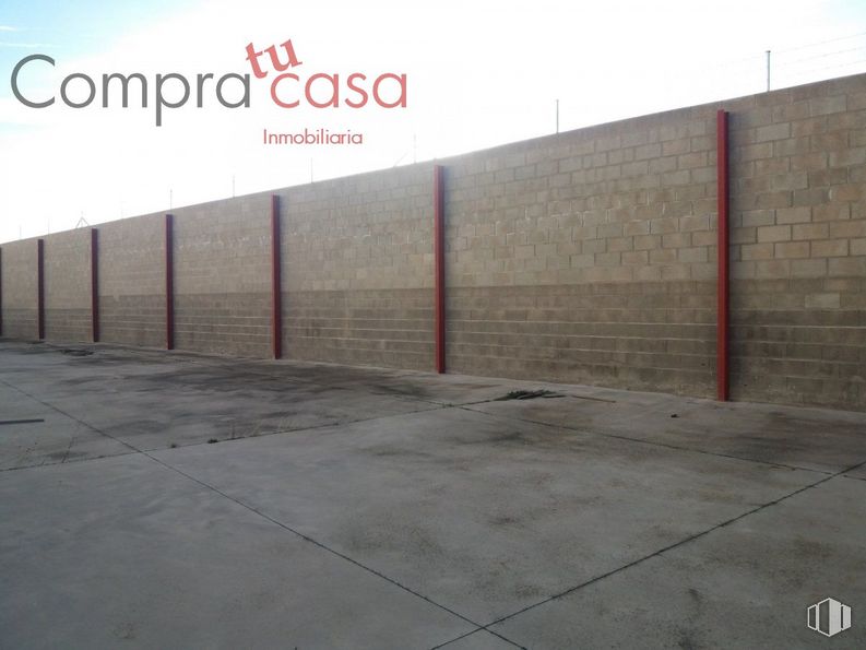 Nave en venta en Polígono Industrial Hontoria, Segovia, 40195 con cielo, superficie de carretera, asfalto, edificio, piso, suelo, ladrillo, albañilería, material compuesto y fachada alrededor