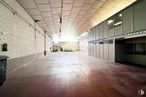 Nave en venta en Zona industrial, Coslada, Madrid, 28820 con contenedor de basura, suelos, suelo, techo, material compuesto, lámpara fluorescente, metal, lámpara, hall y sombra alrededor