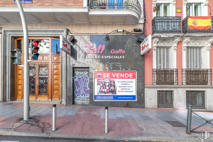 Local en venta en Calle Marqués de Urquijo, Moncloa - Aravaca, Madrid, 28008 con ventana, edificio, arquitectura, barrio, fachada, ciudad, acera, puerta, publicidad y uso mixto alrededor