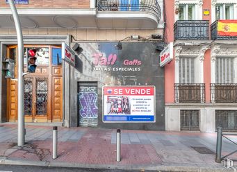 Local en venta en Calle Marqués de Urquijo, Moncloa - Aravaca, Madrid, 28008 con ventana, edificio, arquitectura, barrio, fachada, ciudad, acera, puerta, publicidad y uso mixto alrededor