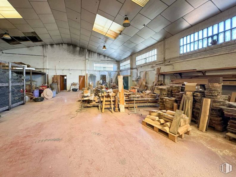 Industrial for sale at Calle Timanfaya, Humanes de Madrid, Madrid, 28970 with window, wood, flooring, floor, composite material, ceiling, hardwood, plywood, workshop and plank around