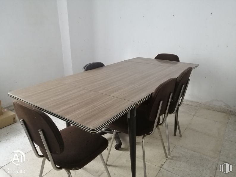 Retail for sale at Zona Sur, Ávila, 05003 with chair, table, kitchen & dining room table, furniture, hardwood, silver, wood stain, design, desk and plywood around