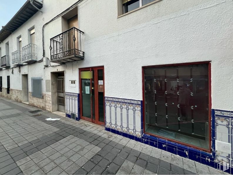 Local en alquiler en Avenida Ejército, Arganda del Rey, Madrid, 28500 con puerta, ventana, edificio, superficie de la carretera, accesorio, casa, fachada, madera, diseño urbano y planta alrededor