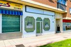 Retail for sale & for rent at Carretera Mejorada, 20, San Fernando de Henares, Madrid, 28830 with door, window, building, property, fixture, wall, facade, siding, gas and shade around