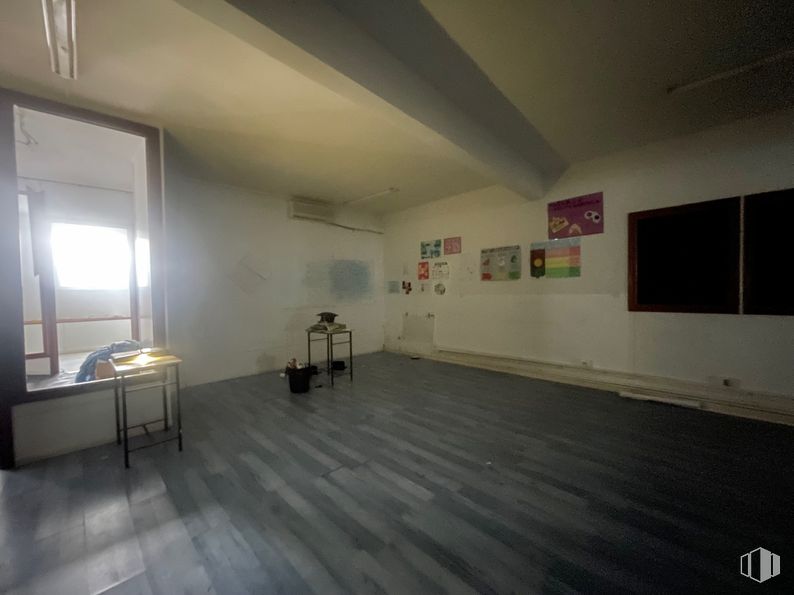 Retail for sale at Zona Avenida de Madrid, Ávila, 05005 with table, window, wood, flooring, hall, floor, fixture, ceiling, hardwood and art around