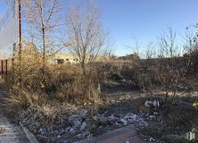 Land for sale & for rent at Calle Cabo Trafalgar, Arganda del Rey, Madrid, 28500 with house, sky, plant, natural landscape, twig, wood, branch, vegetation, land lot and road surface around