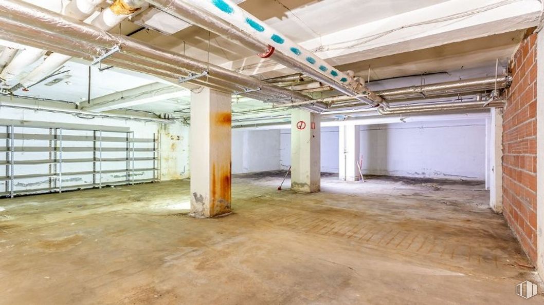 Local en alquiler y venta en Calle Rodríguez San Pedro, 8, Chamberí, Madrid, 28015 con hall, suelos, suelo, haz, madera, gas, techo, material de construcción, accesorio y hormigón alrededor