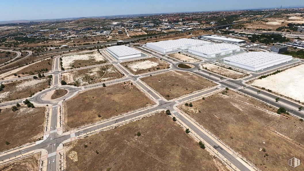 Nave en alquiler en Cañaveral A, Calle Villa de Milagros, 1, Vicálvaro, Madrid, 28052 con edificio, propiedad, cielo, infraestructura, lote de tierra, diseño urbano, paisaje, área residencial, techo y vista de pájaro alrededor