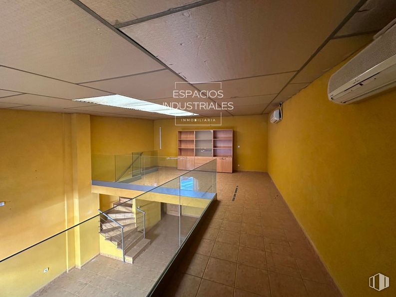 Nave en venta en Calle Aragón, Mejorada del Campo, Madrid, 28840 con mesa, silla, interiorismo, accesorio, escritorio, hall, suelos, casa, edificio y techo alrededor