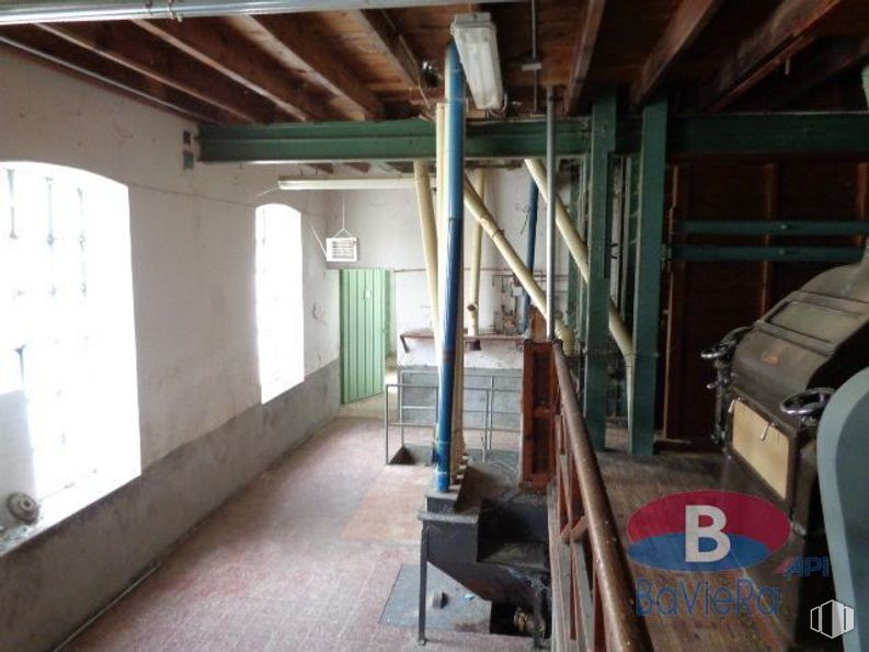 Industrial for sale at Zona Mandayona , Mandayona, Guadalajara, 19294 with furniture, window, wood, building, floor, flooring, real estate, beam, fixture and hardwood around