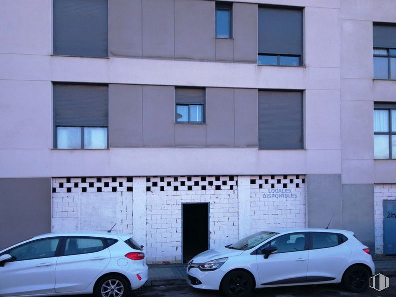 Local en venta en Calle Fuente Cisneros, 31, Alcorcón, Madrid, 28922 con coche, neumático, ventana, rueda, vehículo terrestre, vehículo, propiedad, azul, vehículo motorizado y diseño automotriz alrededor